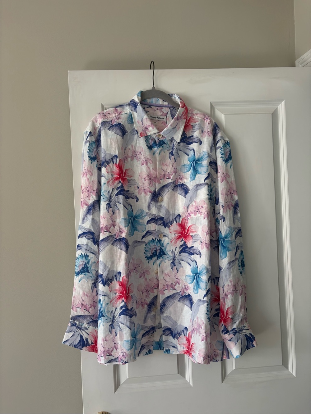 Tommy Bahama floral button-down size large
